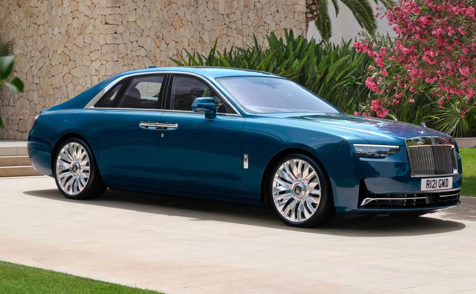 Rolls Royce Ghost 2025